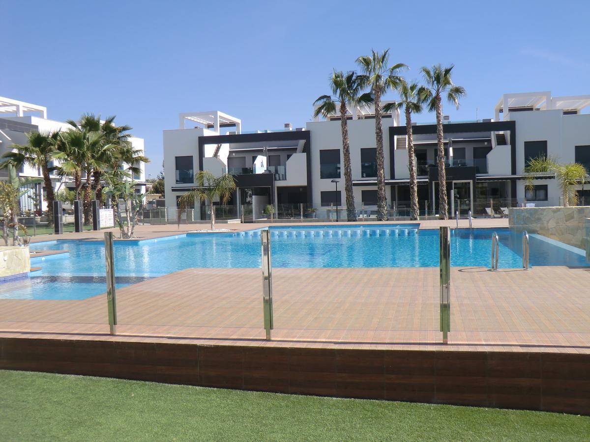 Casas Holiday - Oasis Beach โอริอุเอลา ภายนอก รูปภาพ
